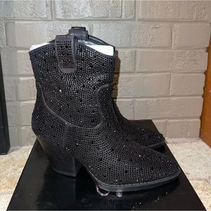 Rhinestone Cowgirl Western Booties Cowboy Boots-Black